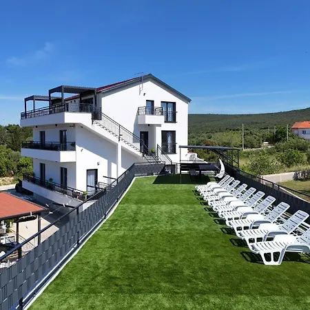Adria Breeze Pool