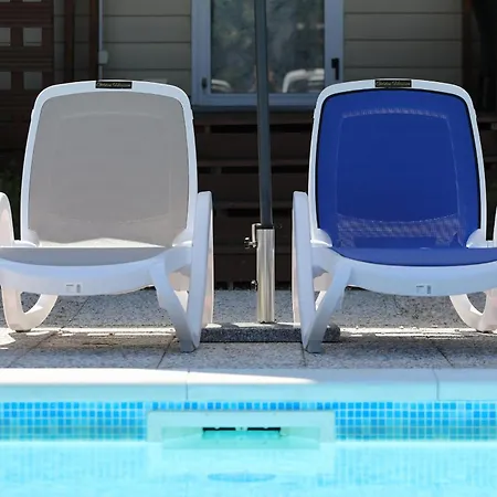 Adria Breeze Pool Turanj