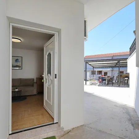 Adria Breeze Pool Apartman *