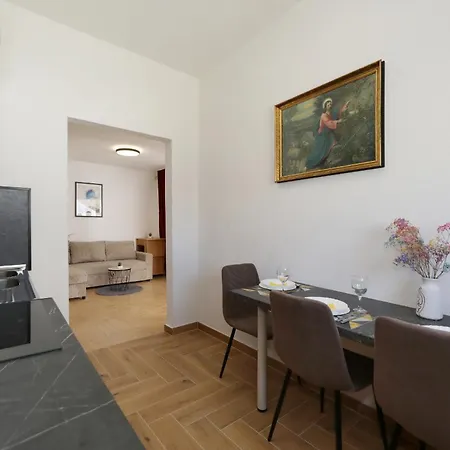 Adria Breeze Pool Apartman *