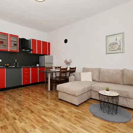 Adria Breeze Pool Apartman *