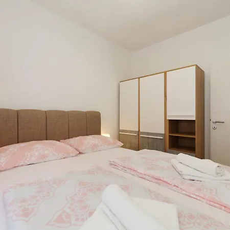 Apartman Adria Breeze Pool *